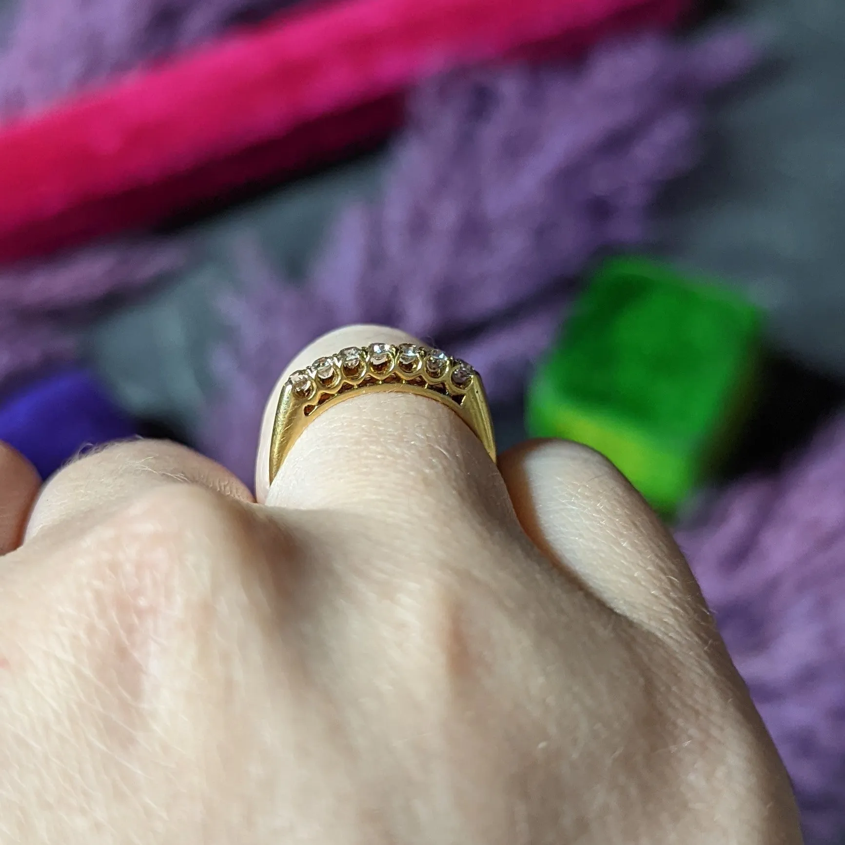 1940's Retro 0.35 Diamond 14 Karat Yellow Gold Vintage Fishtail Stacking Band Ring