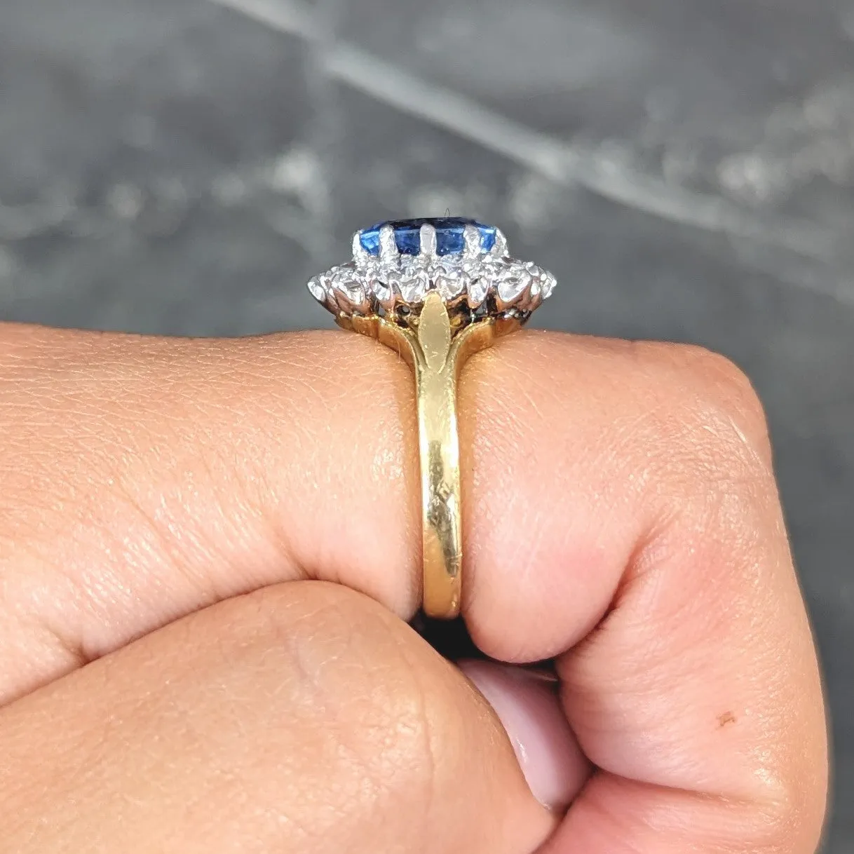1980's 3.05 CTW Oval Cut No Heat Ceylon Sapphire Diamond 18 Karat Two-Tone Gold Vintage Halo Ring GIA