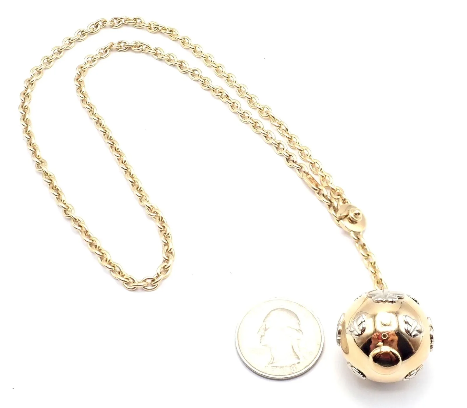 Authentic! Bulgari Bvlgari 18k Yellow Gold Butterfly Globe Pendant Link Chain