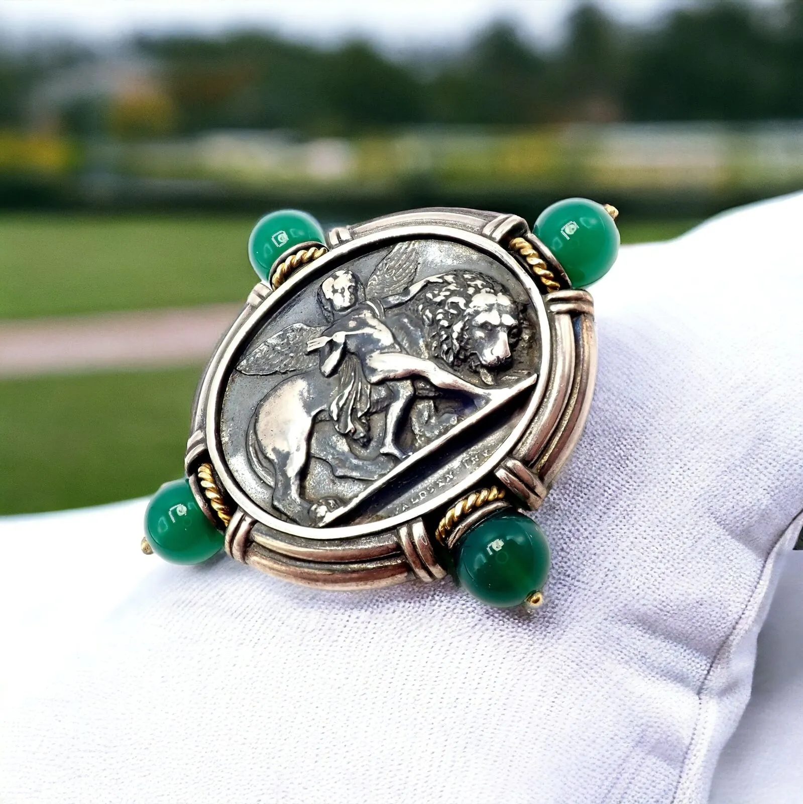 Authentic! SeidenGang 18k Yellow Gold Silver Large Medallion Chrysoprase Brooch