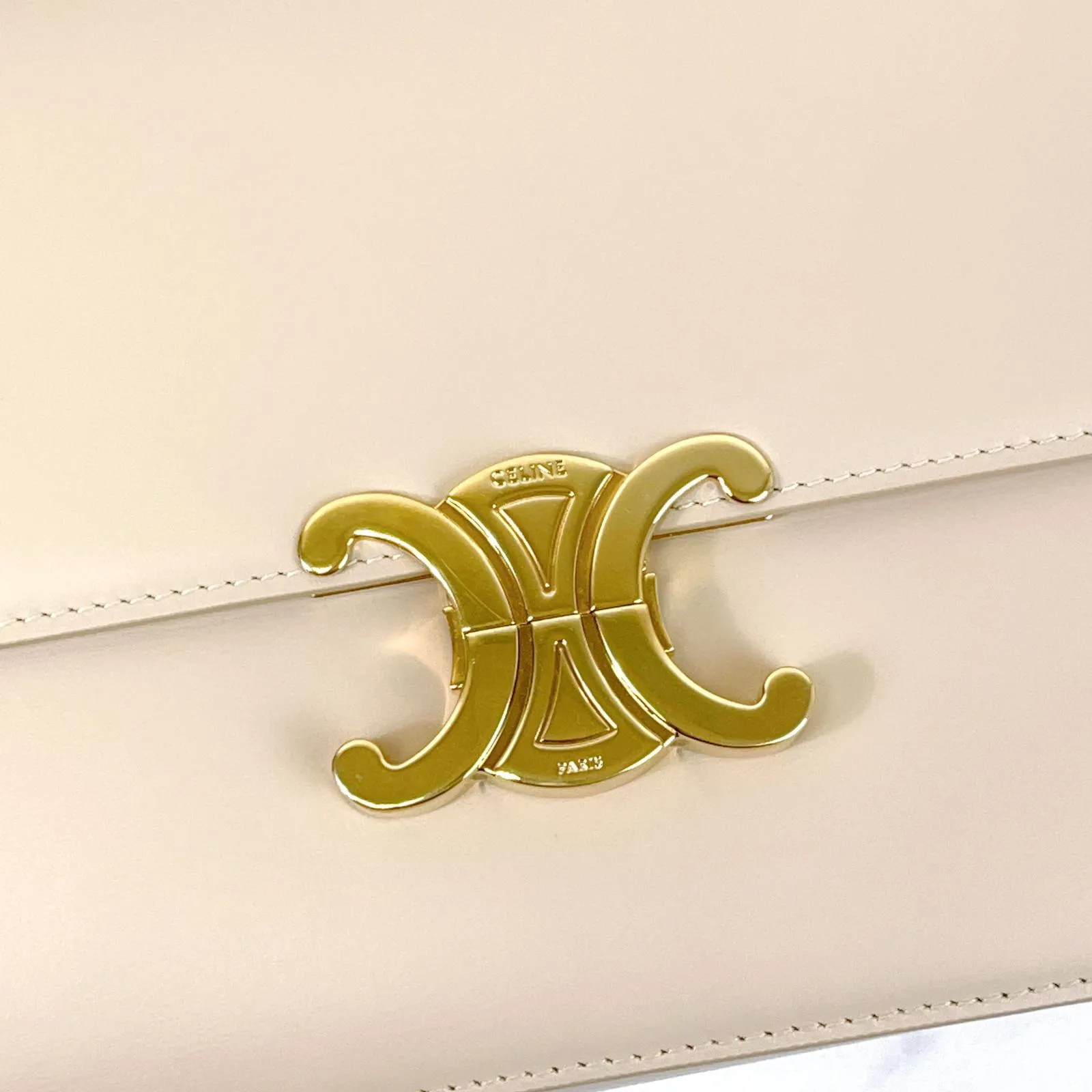 Celine Classique Triomphe