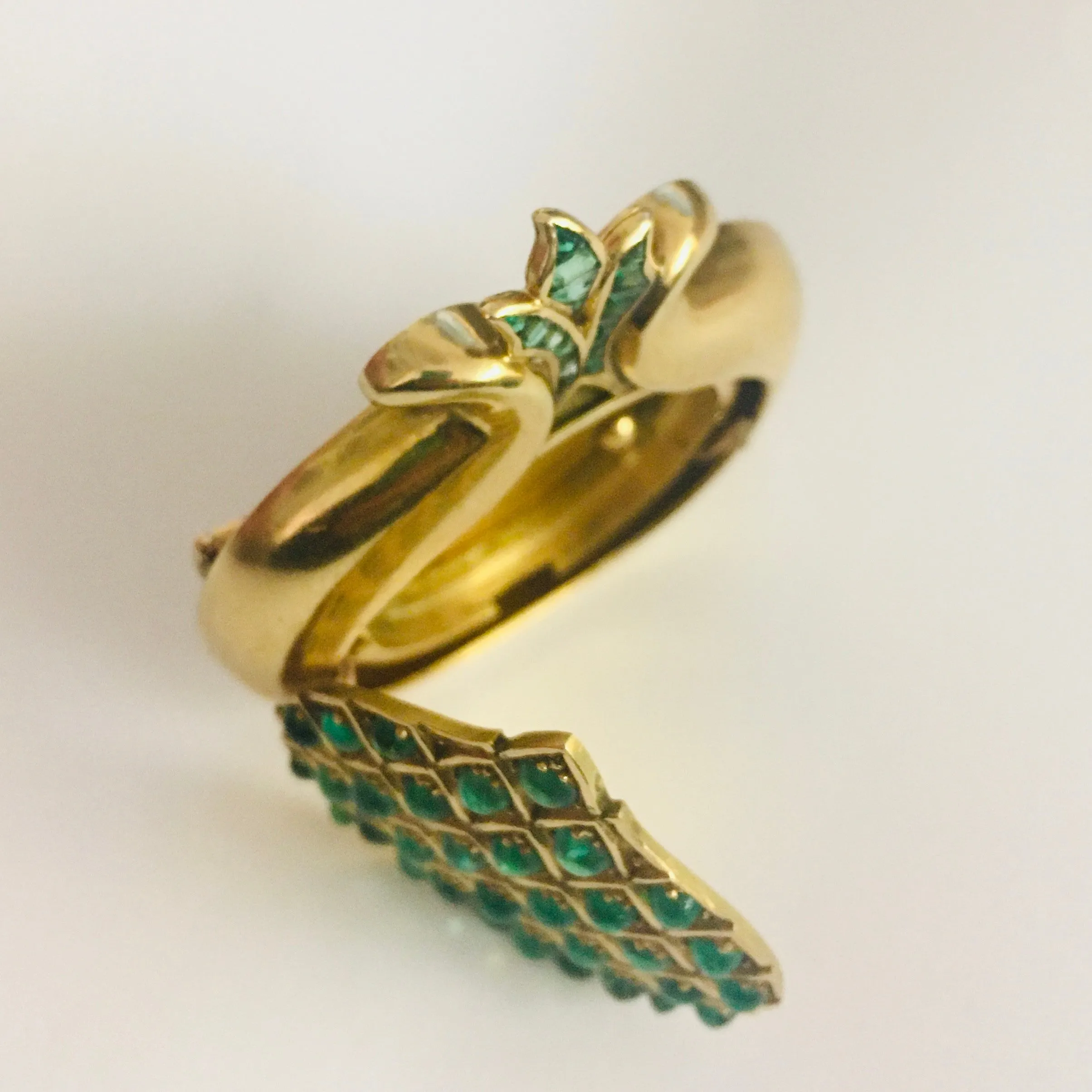 Rene Boivin 1930s 18KT Yellow Gold Emerald Pomegranate Brooch