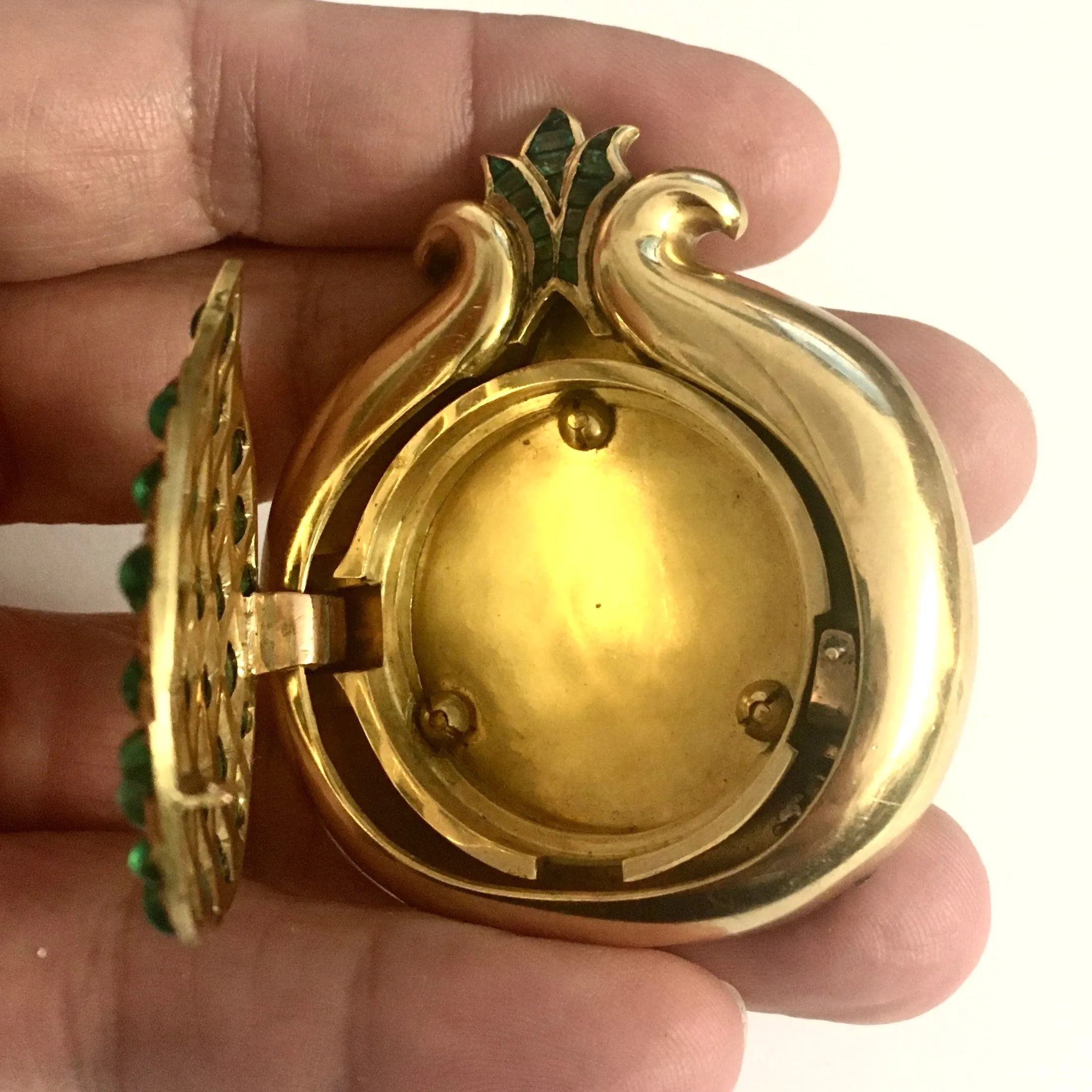 Rene Boivin 1930s 18KT Yellow Gold Emerald Pomegranate Brooch