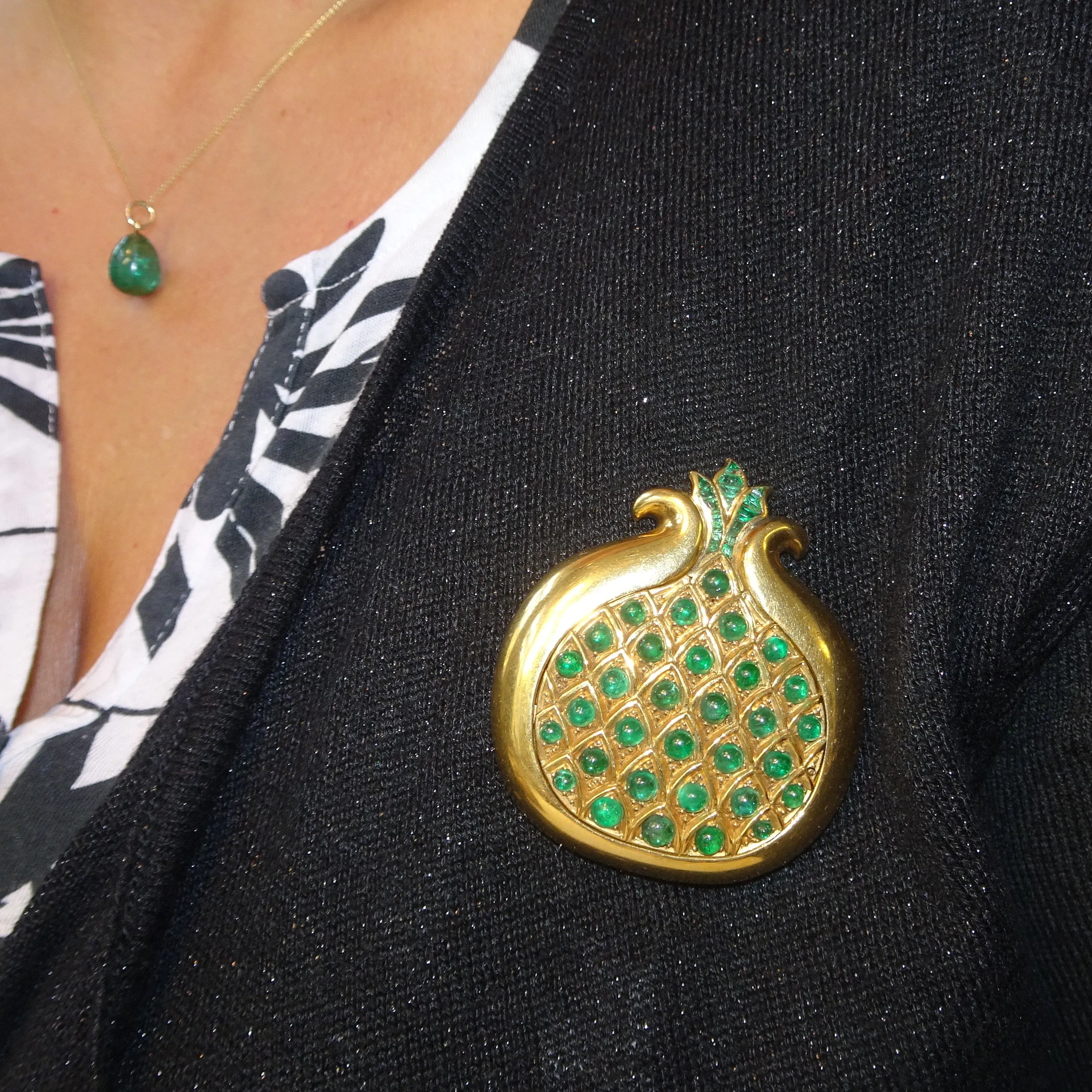 Rene Boivin 1930s 18KT Yellow Gold Emerald Pomegranate Brooch