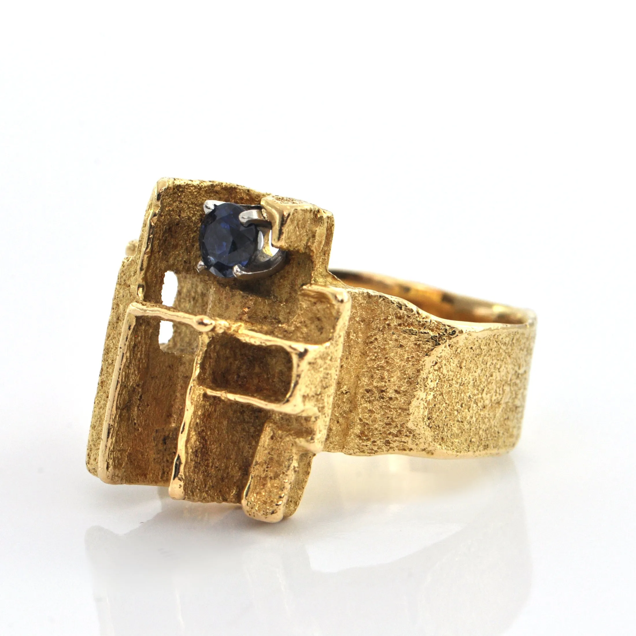 Vintage Geometric 18K Yellow Gold and 0.73CT Sapphire Ring
