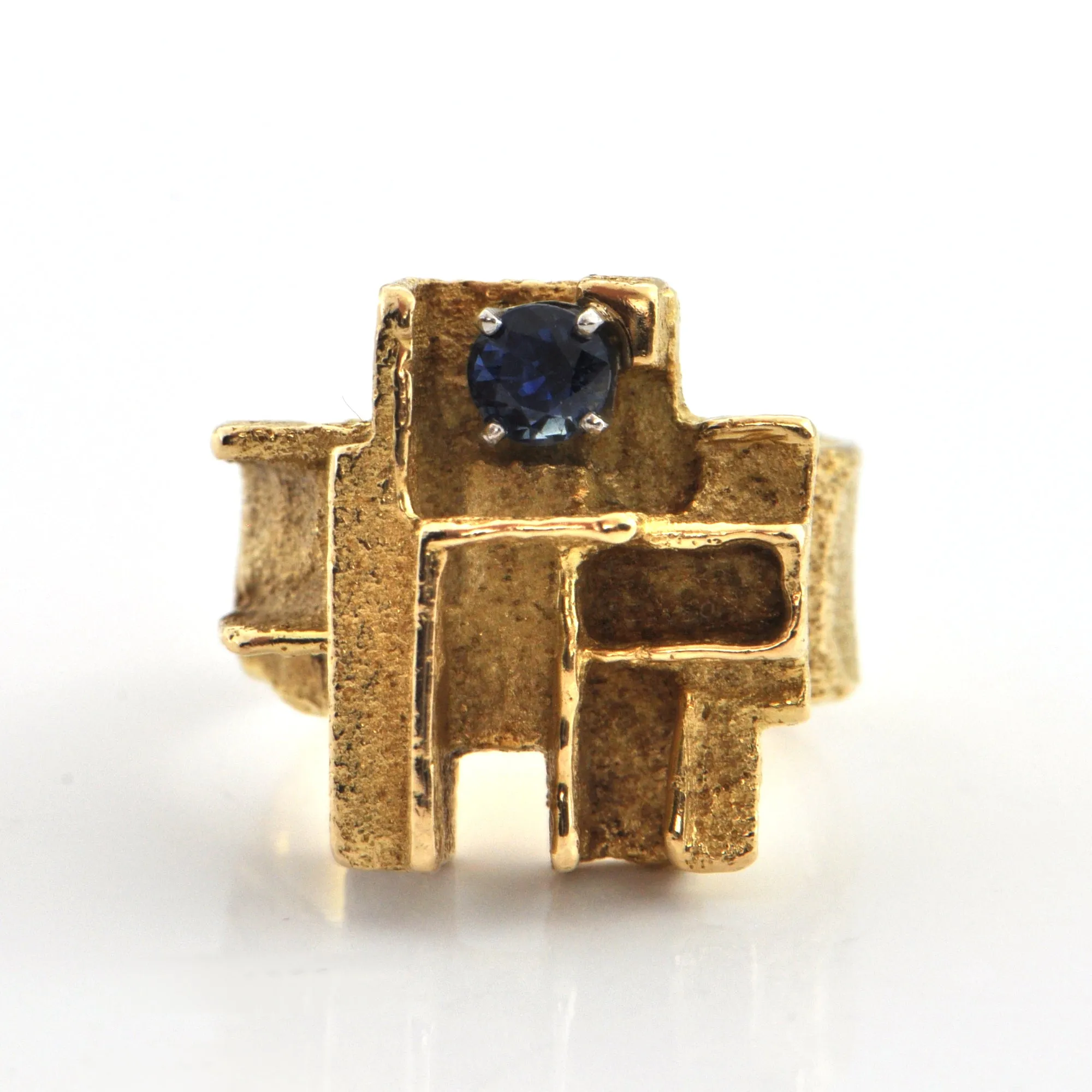 Vintage Geometric 18K Yellow Gold and 0.73CT Sapphire Ring